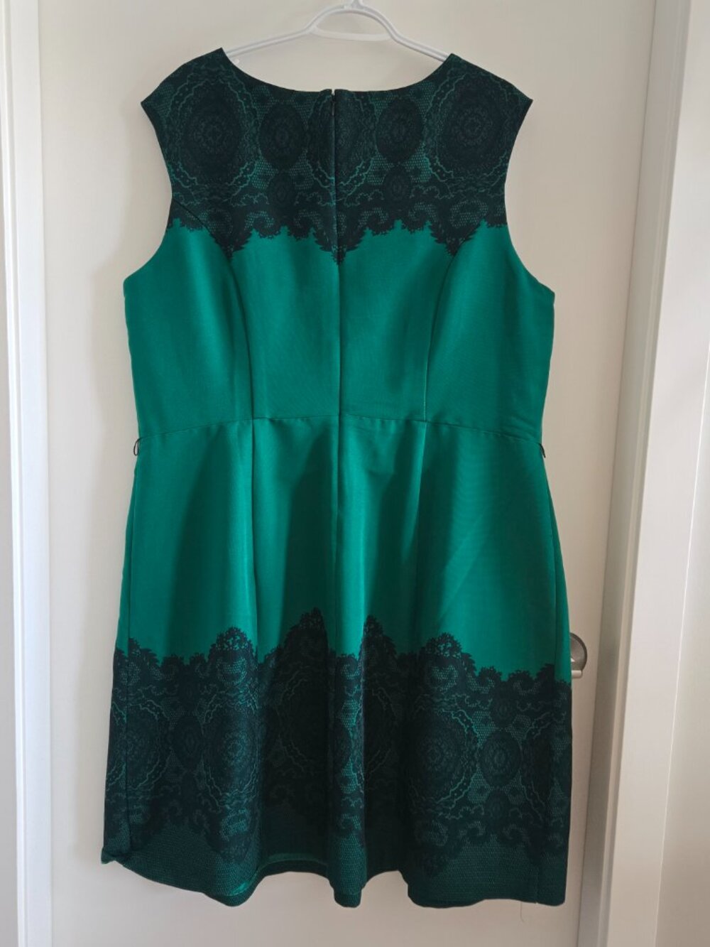 Roz & Ali Plus Size Fit & Flare Dress - Emerald Green with Lace Print - Picture 2 of 9